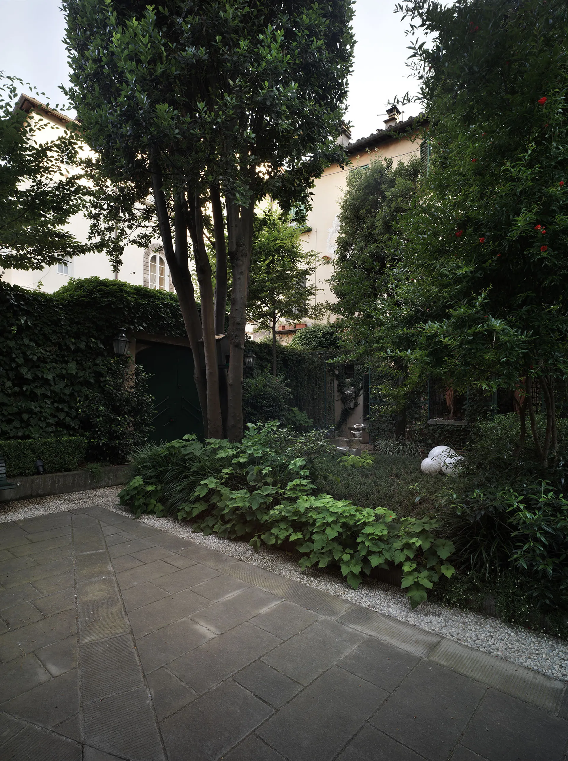 Alt Image