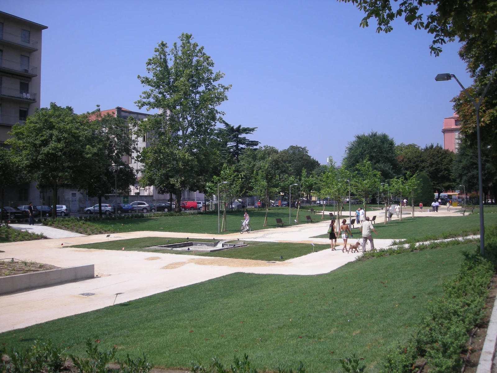 Giardino del Passeggio di Lodi, spazio pubblico formale dove l'acqua incontra natura e architettura